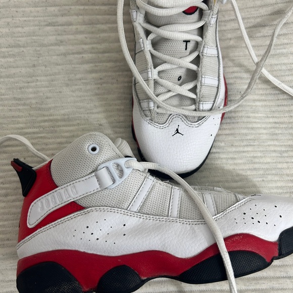 Jordans 2’s size 3Y - Picture 6 of 7